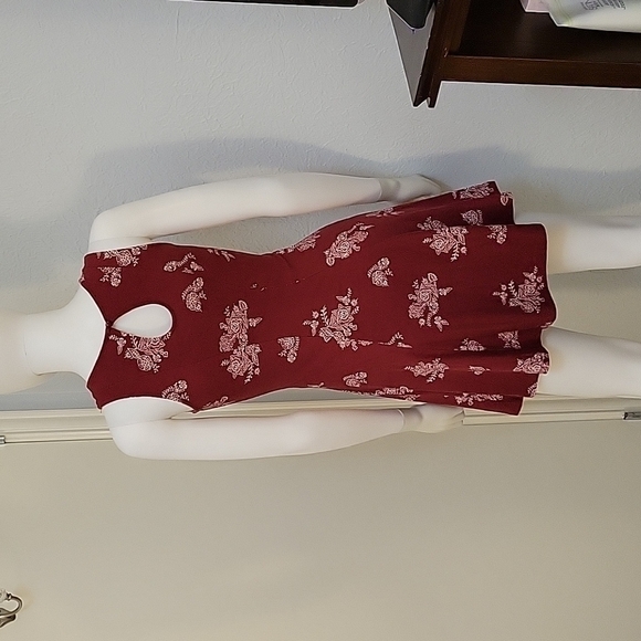 5/$25 Mudd Oxblood Rose Floral Sleeveless Tank Micro Tennis Dress - Picture 3 of 7